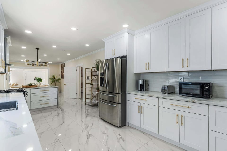 Fully equipped modern kitchen