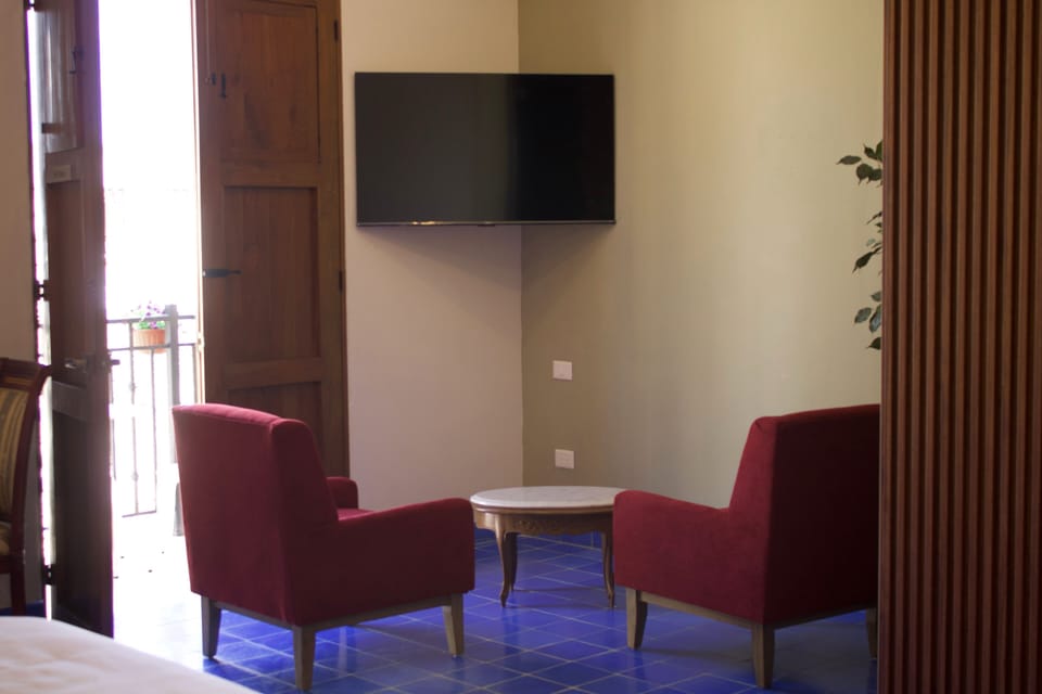 Apartment, Kitchenette, Pool View | Interior