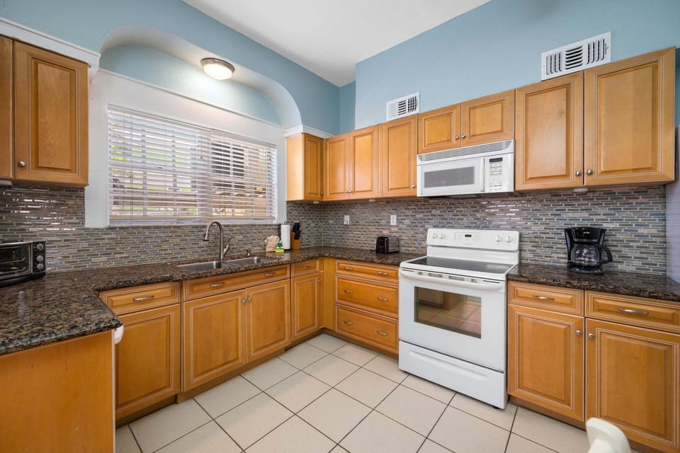 Large updated kitchen