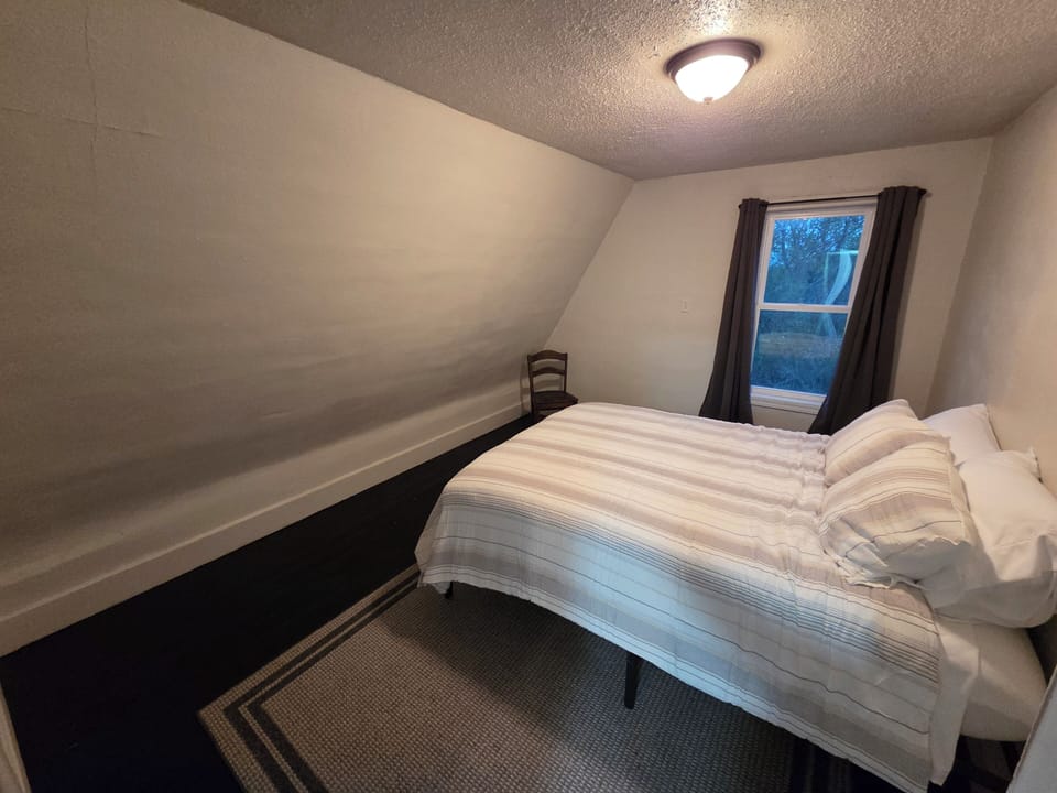 Bedroom - Queen Bed
blackout curtains 