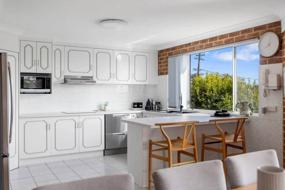 Mollymook Apartments Unit 1 -Kitchen