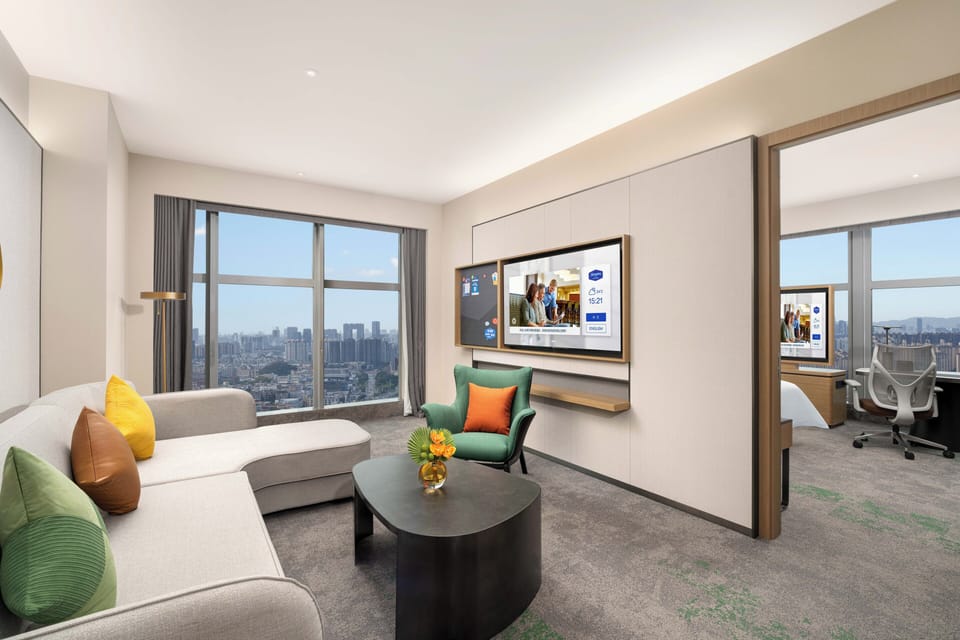 Classic Suite, City View | Living area | Smart TV