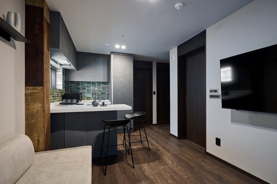 Signature Suite Family | Blackout drapes, soundproofing, free WiFi, bed sheets