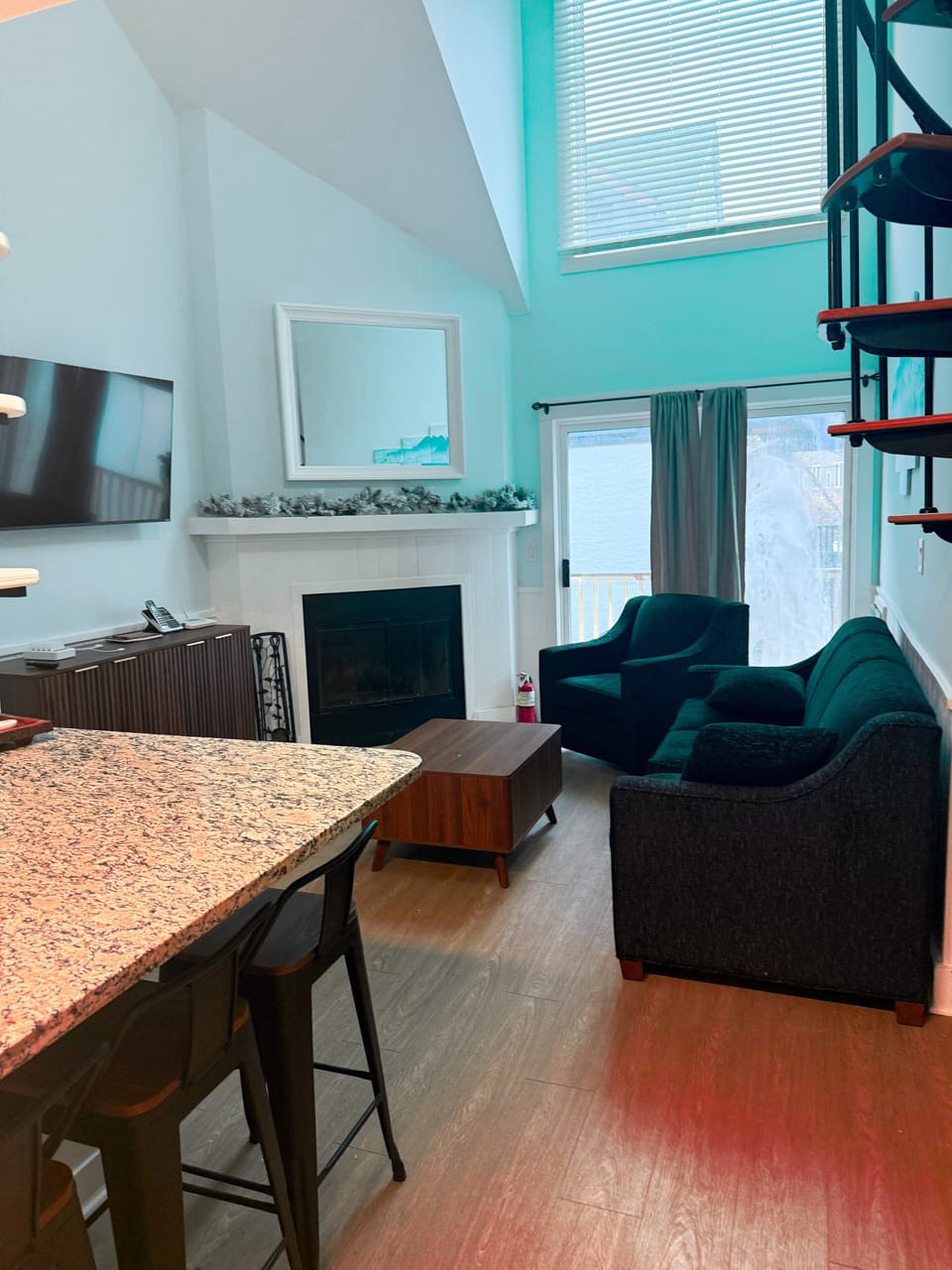 Condo, Multiple Beds, Fireplace, Mountain View (1 Br Plus Loft: Whistlepunk 43) | Living area