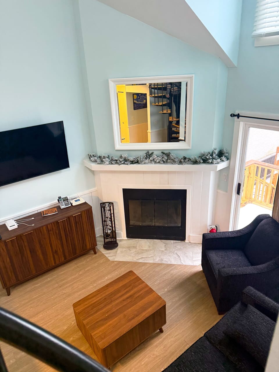 Condo, Multiple Beds, Fireplace, Mountain View (1 Br Plus Loft: Whistlepunk 43) | Living area