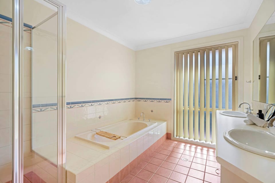 Bathroom 1 (Main) - Shower, Bath + Hair Dryer
