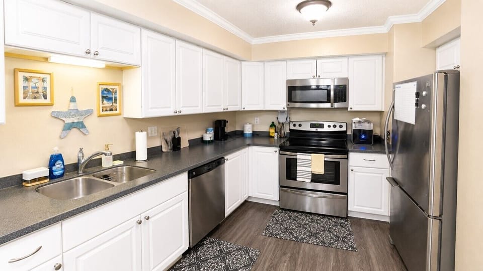 Updated fully equipped Kitchen with stainless appliances and keurig coffee maker
