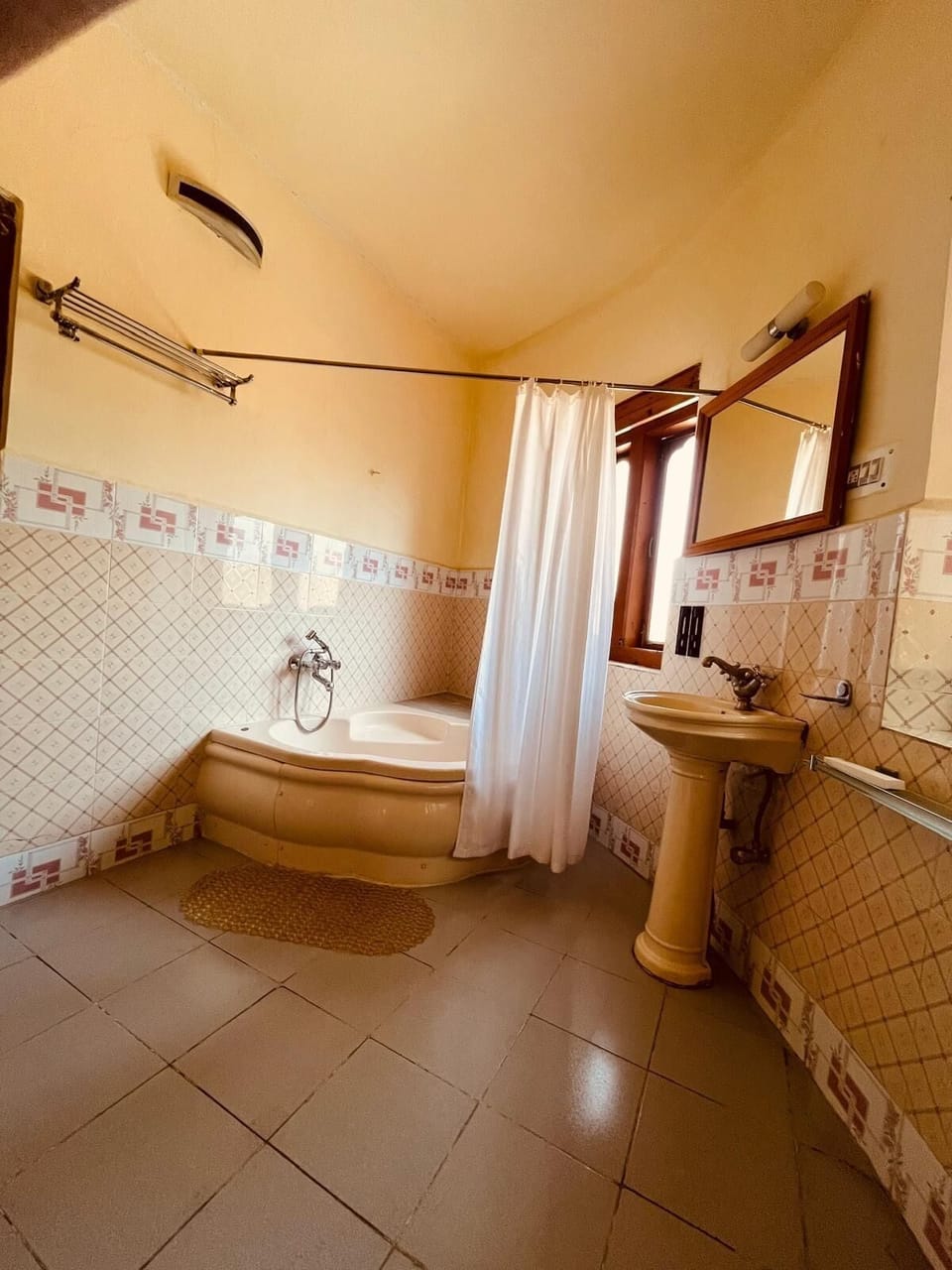 Deluxe Double Room, Balcony, Mountain View | Bathroom | Bidet, towels, soap