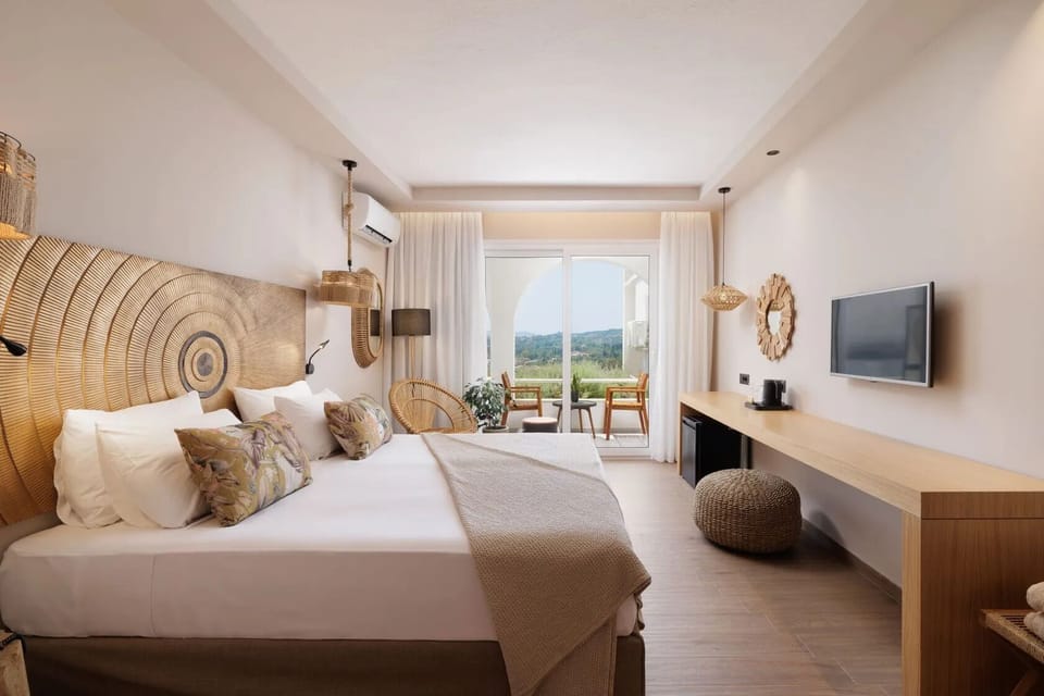 Superior Double or Twin Room, Balcony, Sea View | In-room safe, WiFi (free)