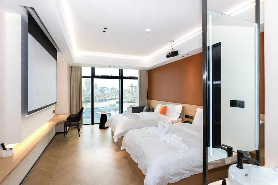 Comfort Double Room, Bay View | Desk, laptop workspace, blackout drapes, soundproofing