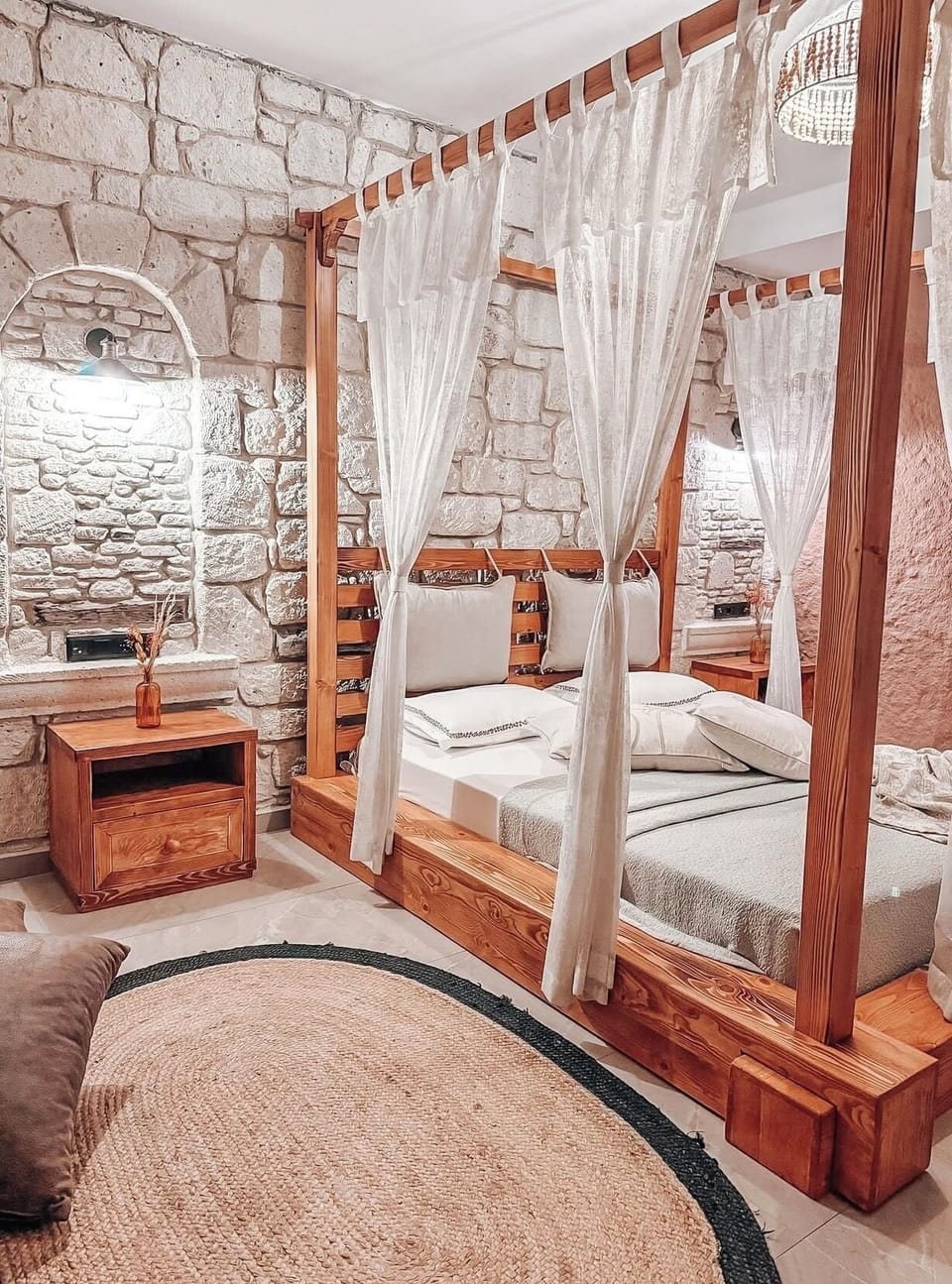 Deluxe Double Room, Pool View | Free WiFi, bed sheets