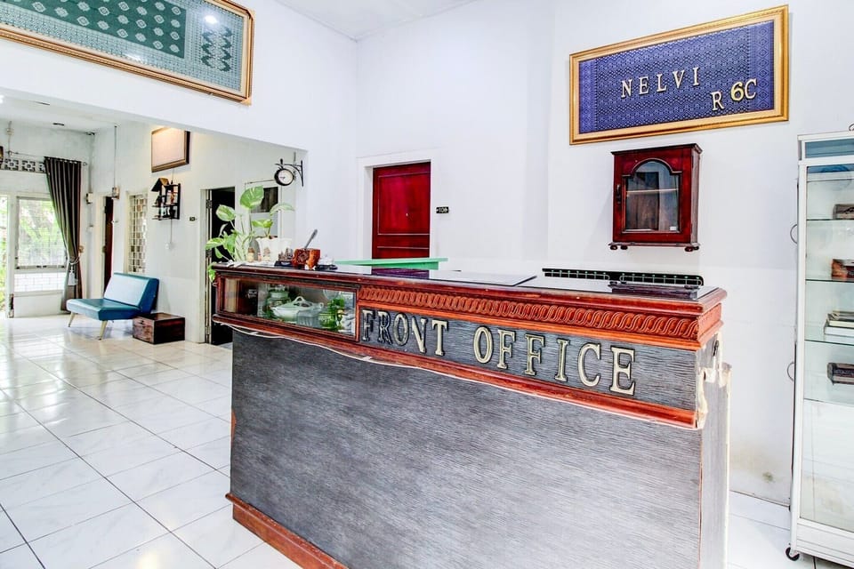 Entrance / Reception