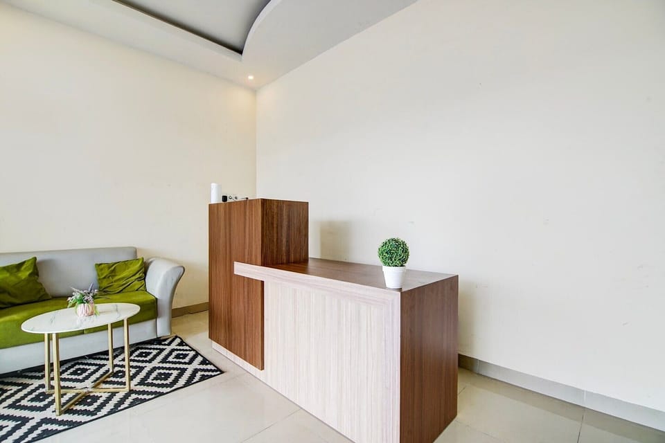 Entrance / Reception