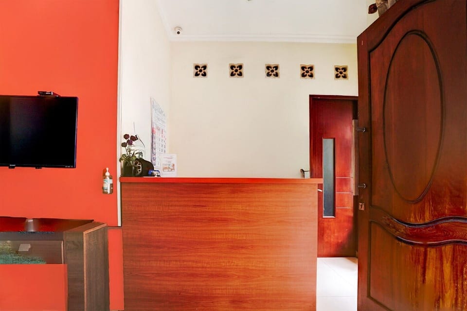 Entrance / Reception
