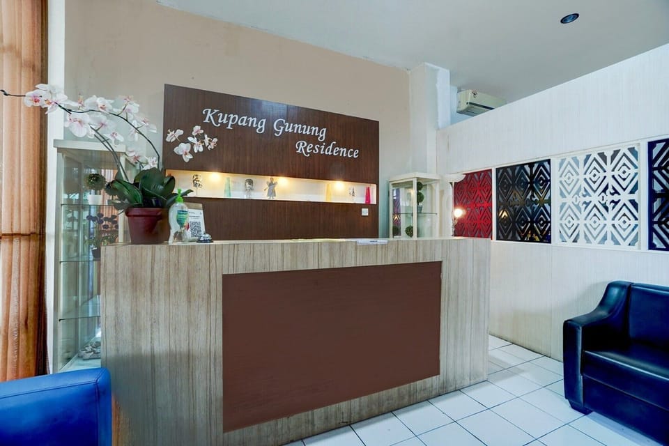 Entrance / Reception
