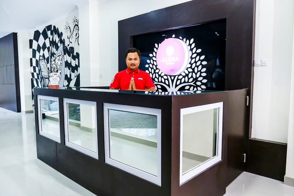Entrance / Reception