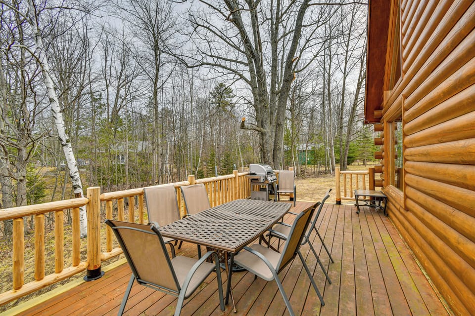 Side Deck | Dining Table | Gas Grill