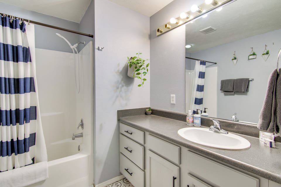 Full Bathroom | 1st-Floor Unit