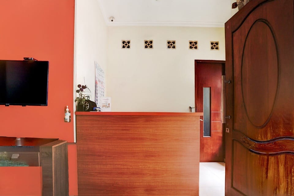 Entrance / Reception