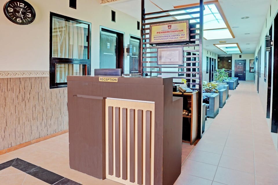 Entrance / Reception