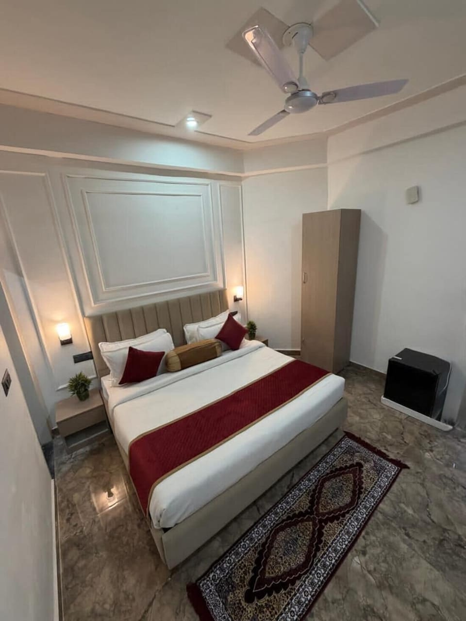Deluxe Room | Desk, blackout drapes, free WiFi
