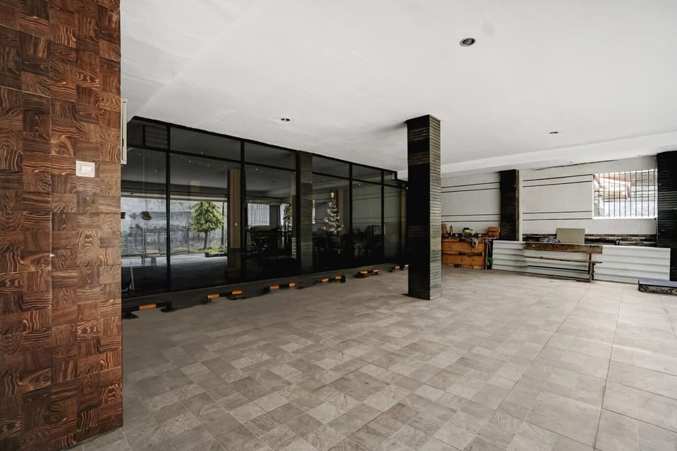 Entrance / Reception