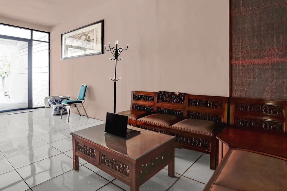 Entrance / Reception