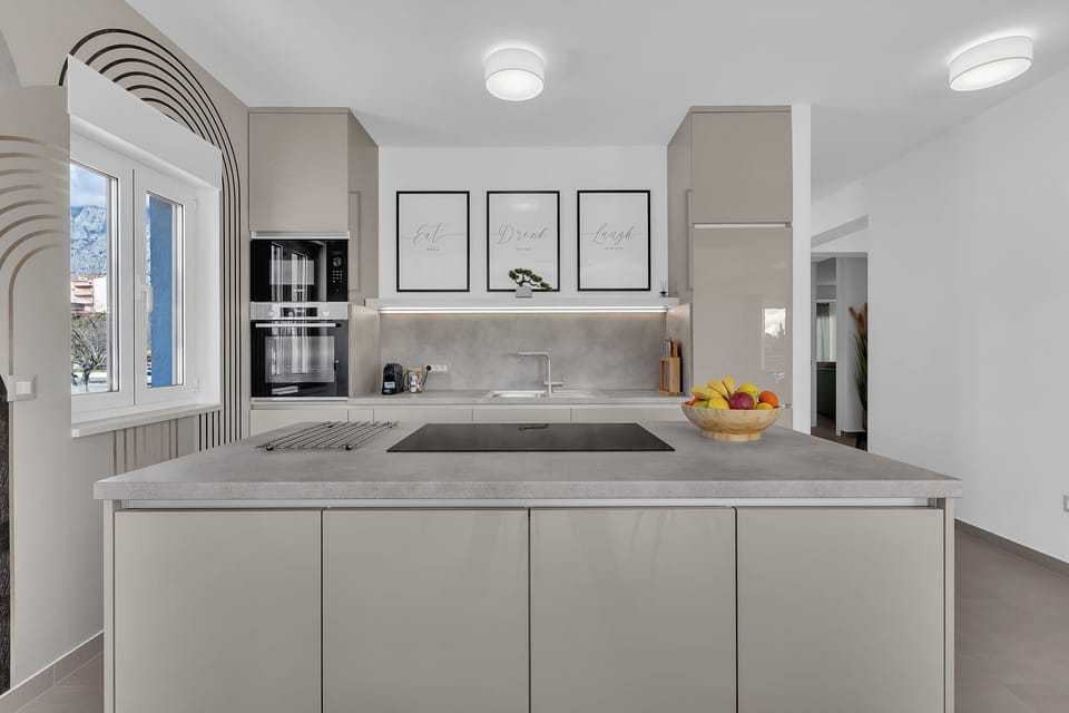 Apartment (A1) | Private kitchen | Fridge, microwave, oven, stovetop