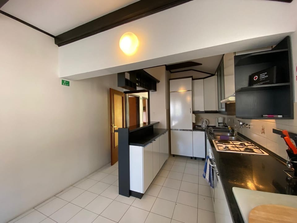 Apartment (A1) | Private kitchen | Fridge, oven, stovetop, espresso maker