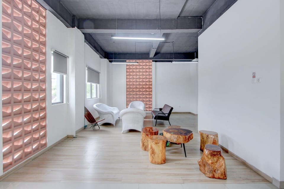 Entrance / Reception