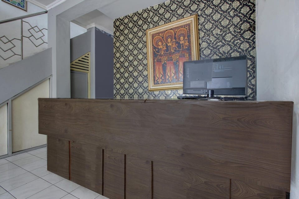 Entrance / Reception