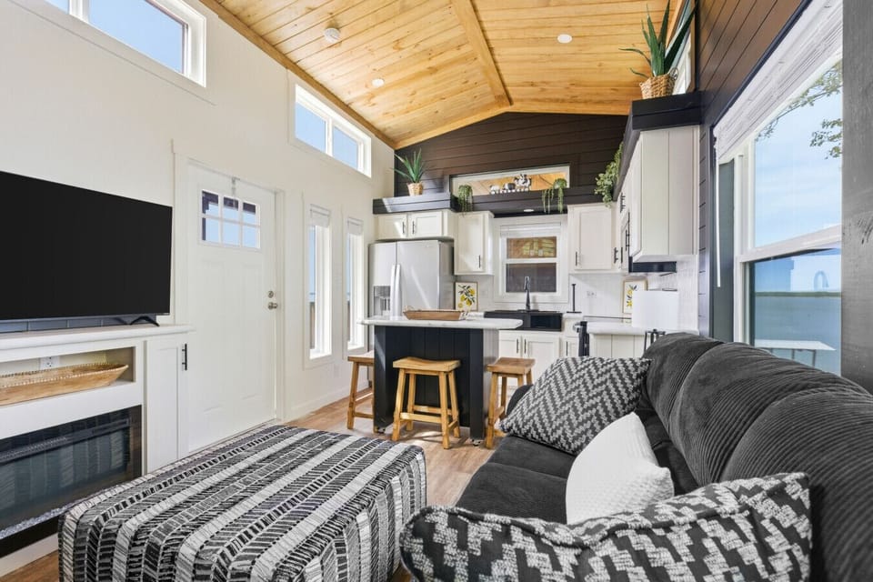 Living Room/Kitchen