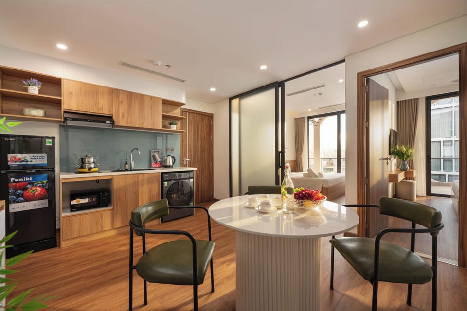 Family Apartment, 2 Bedrooms, Balcony, City View | Dining