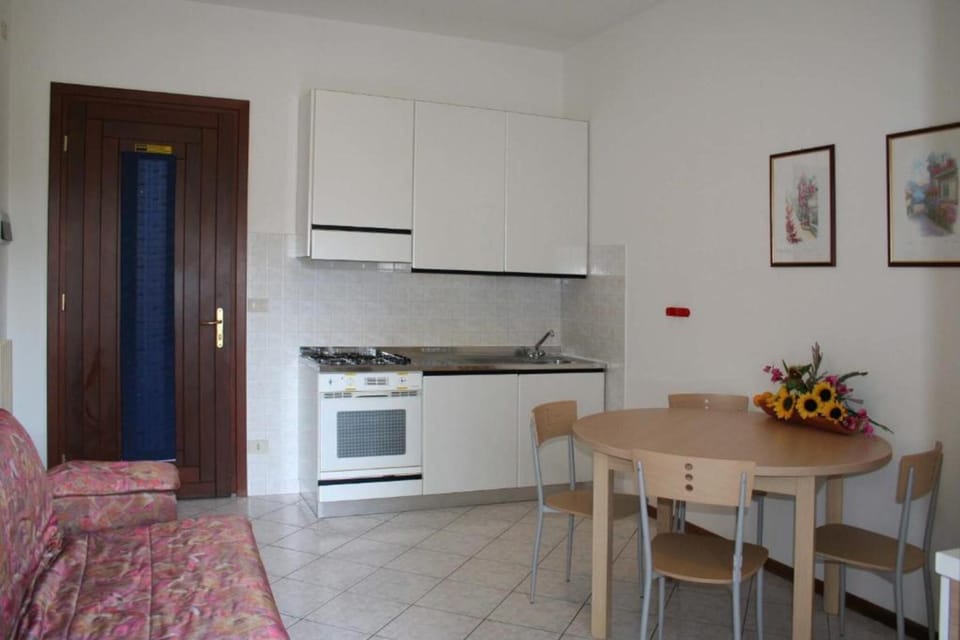 Apartment, 1 Bedroom, Terrace | Dining room