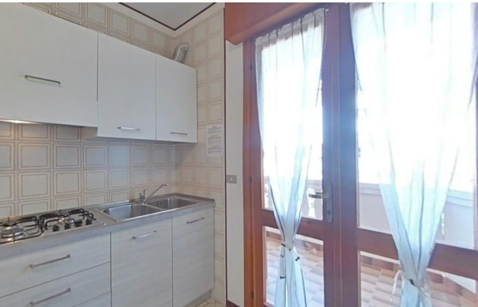 Apartment, 1 Bedroom, Balcony, Garden View | Interior