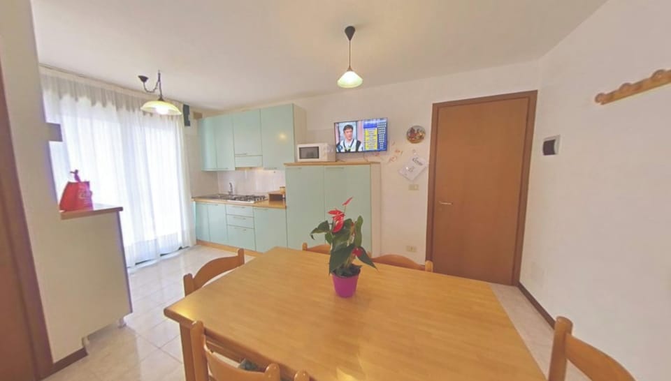 Apartment, 2 Bedrooms, Terrace | Dining room