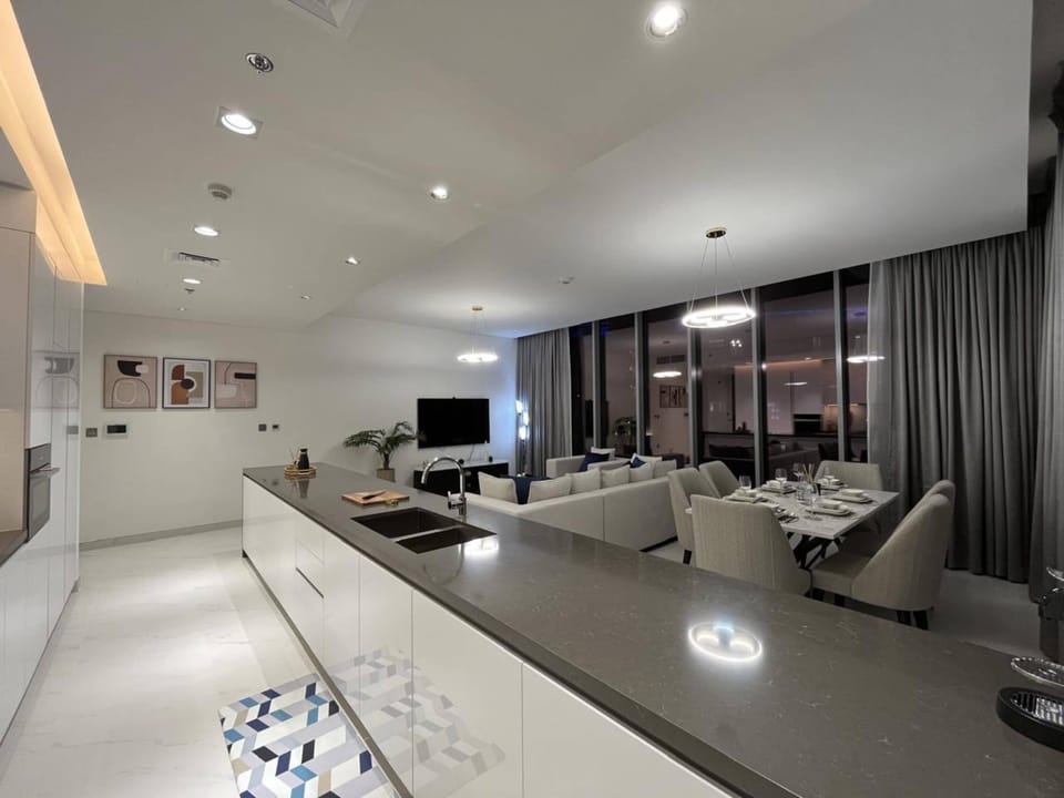 Deluxe Apartment, 3 Bedrooms, Non Smoking | Living area