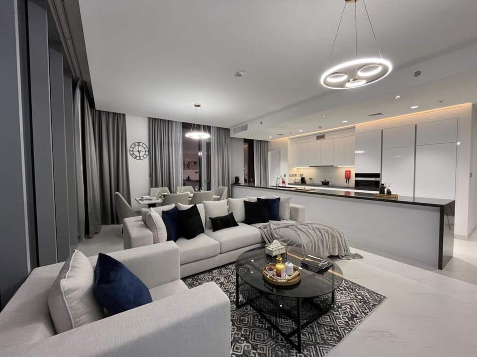 Deluxe Apartment, 3 Bedrooms, Non Smoking | Living area