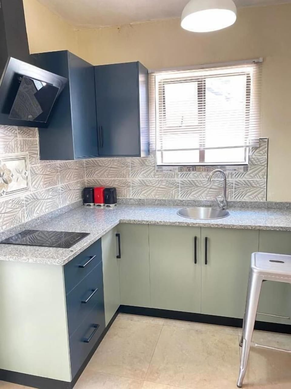 Fridge, microwave, stovetop, cookware/dishes/utensils