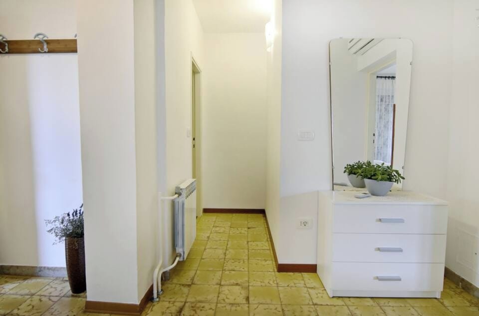 Apartment, 1 Bedroom, Balcony, Garden View | Interior