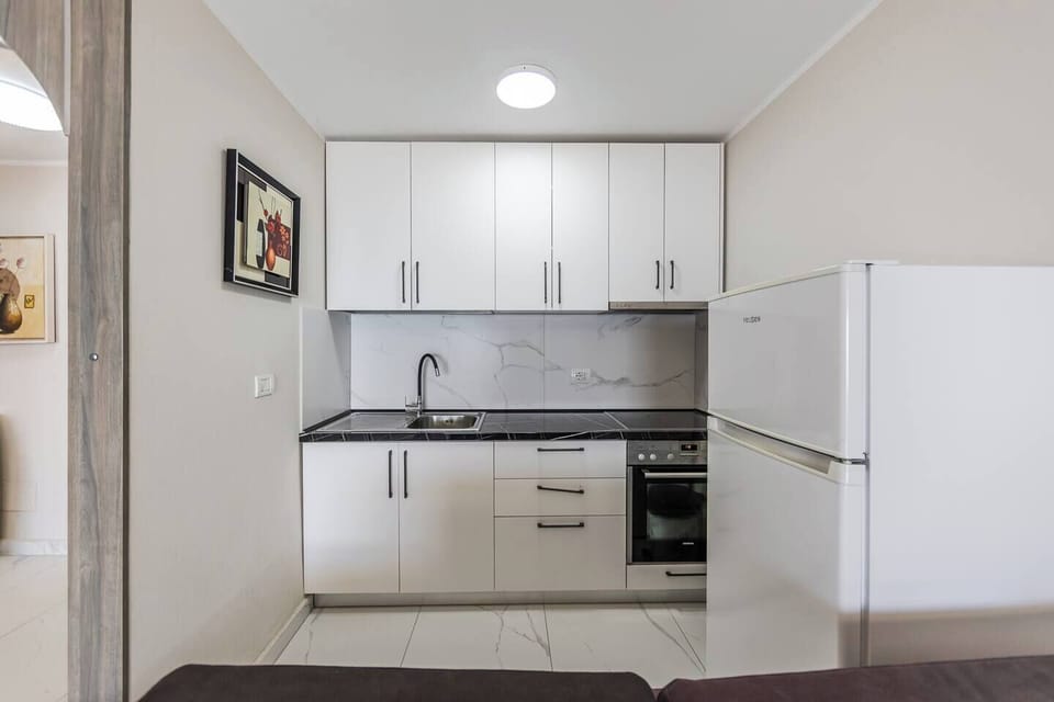 Fully-equipped kitchen