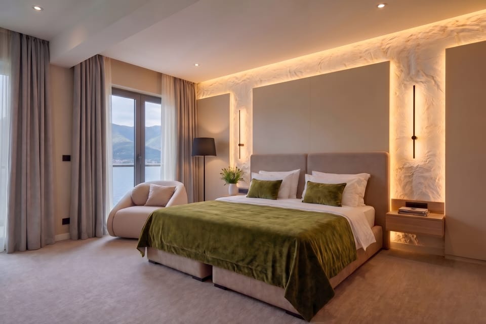 In-room safe, laptop workspace, blackout drapes, soundproofing