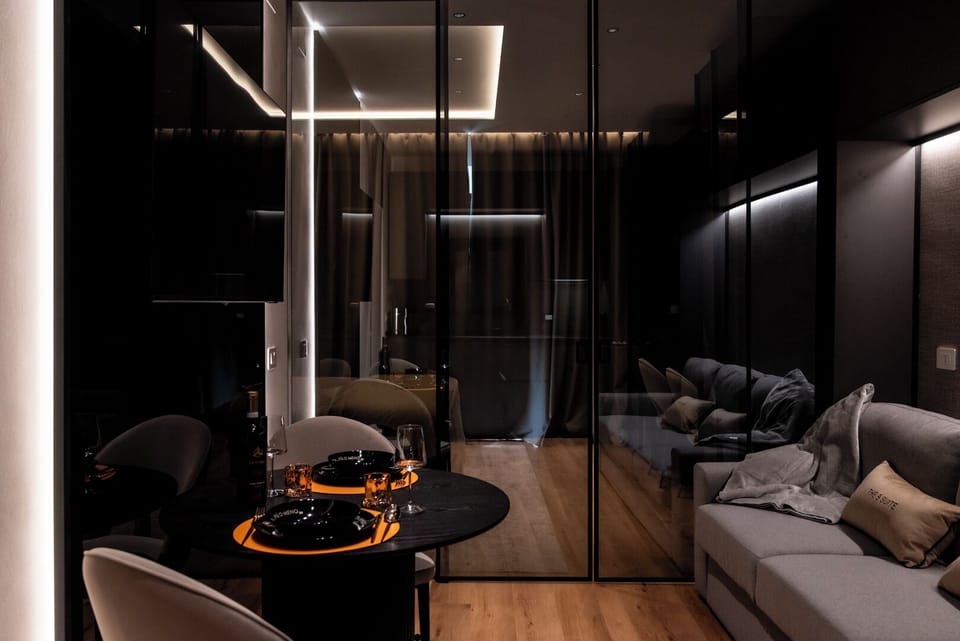 Apartment | Living area | 50-inch Smart TV with cable channels