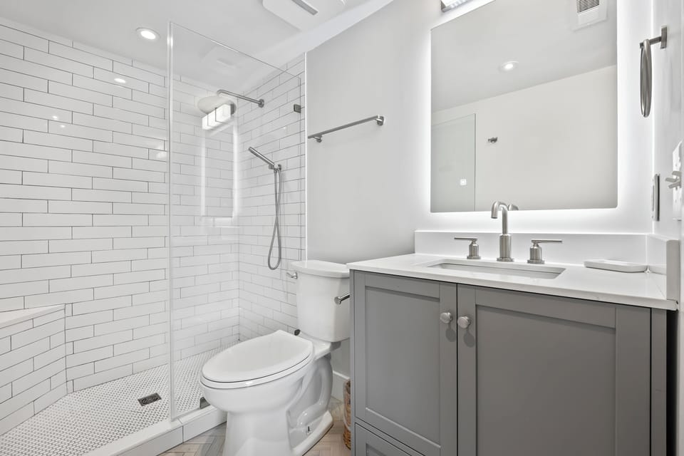 5 Hickory Cove | Bedroom 1 bathroom - 5 Hickory Cove | Bedroom 1 bathroom