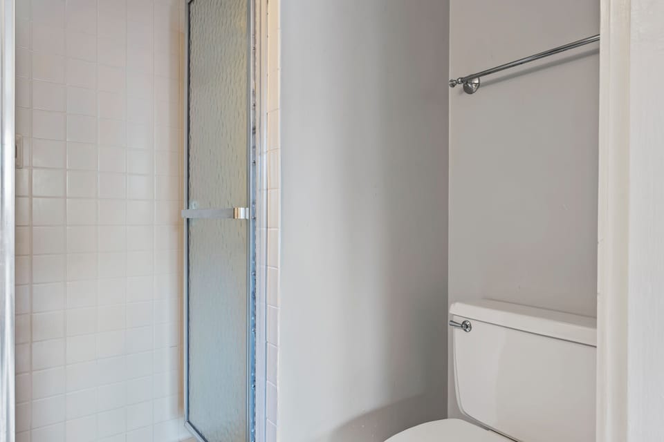 5 Hickory Cove | First level full bathroom - 5 Hickory Cove | First level full bathroom