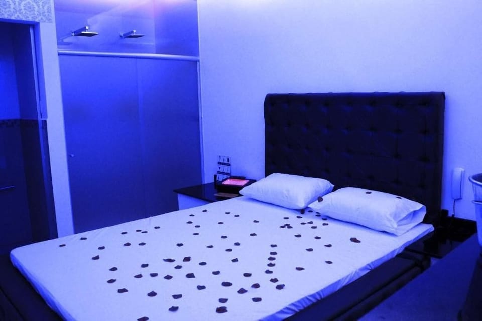 Deluxe Double Room, Patio | Minibar, soundproofing, free WiFi, wheelchair access