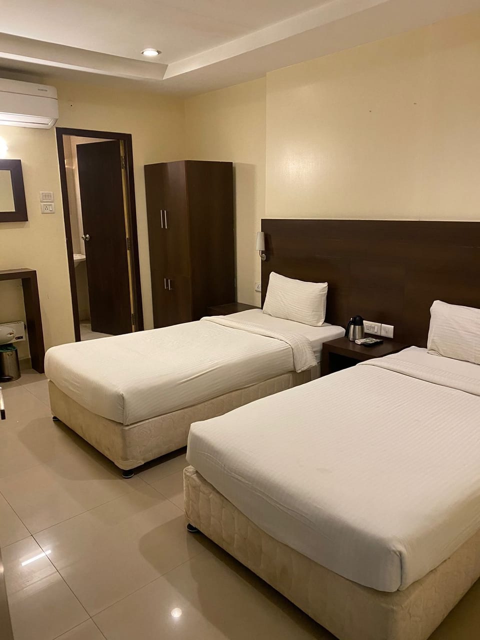Basic Double or Twin Room | Blackout drapes, iron/ironing board, free WiFi