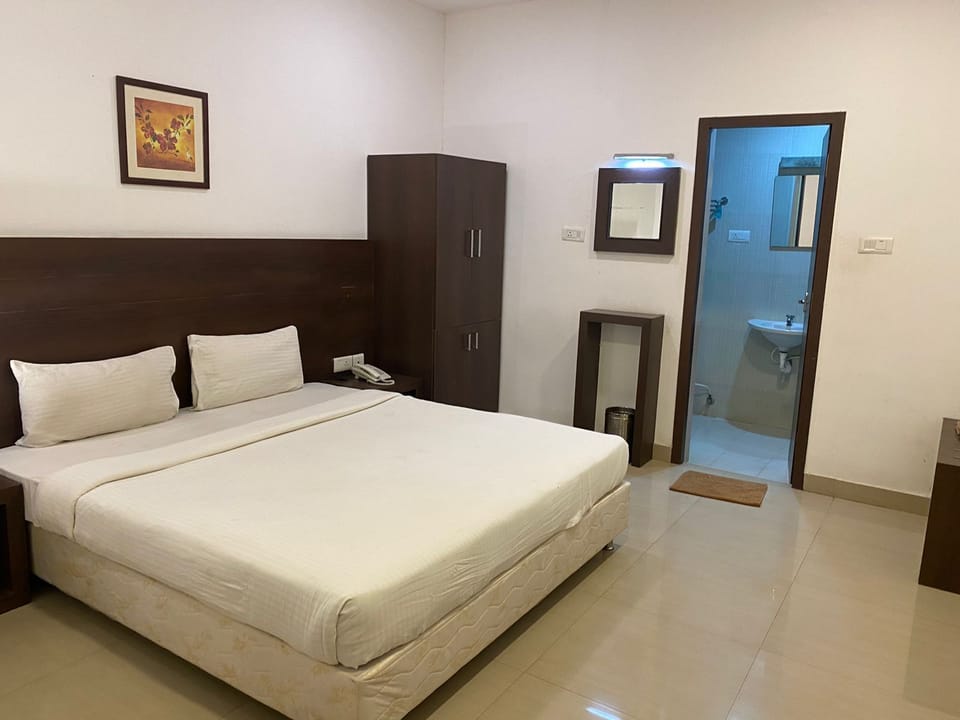 Superior Double Room | Blackout drapes, iron/ironing board, free WiFi