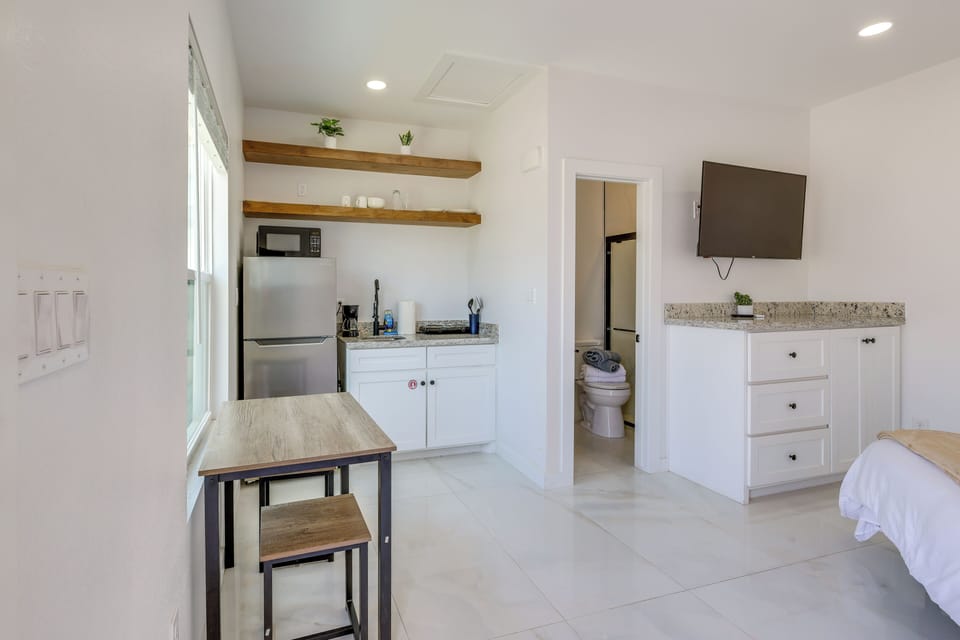Apartment (0 Bedroom) | Interior