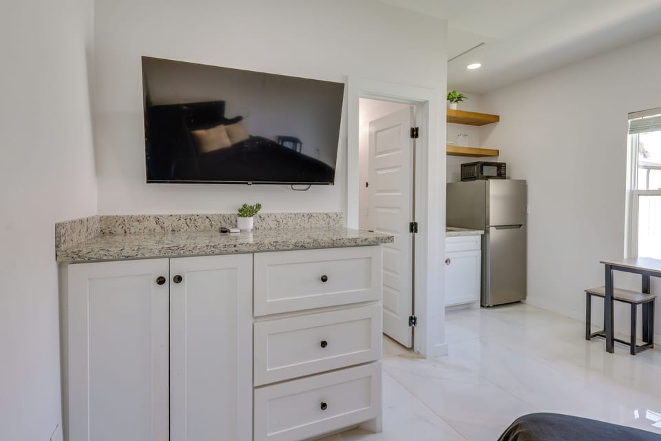 Apartment (0 Bedroom) | Interior